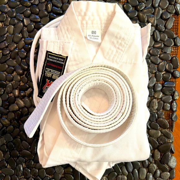 CChildren’s Karate Uniform - Picture 2 of 2